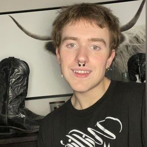 Meet your Posher, Troy